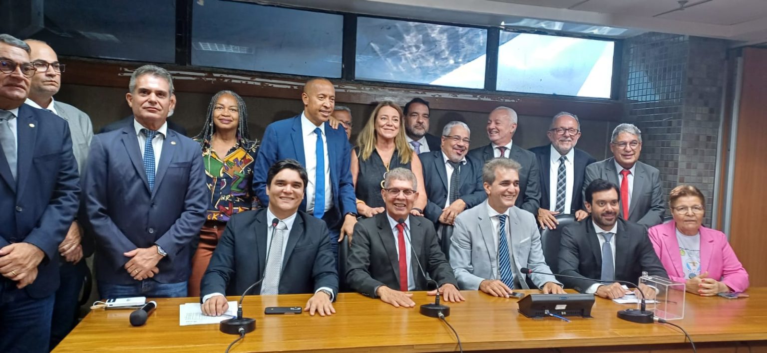 Zé Raimundo assume Presidência da Comissão de Finanças e Orçamento da ALBA