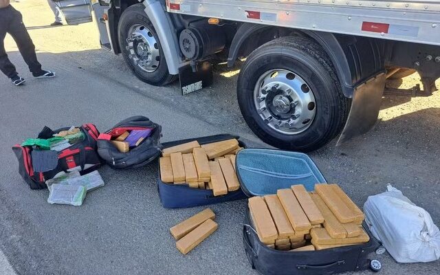 Operação Policial: 240 quilos de drogas são apreendidos em caminhão que seguia para Vitória da Conquista
