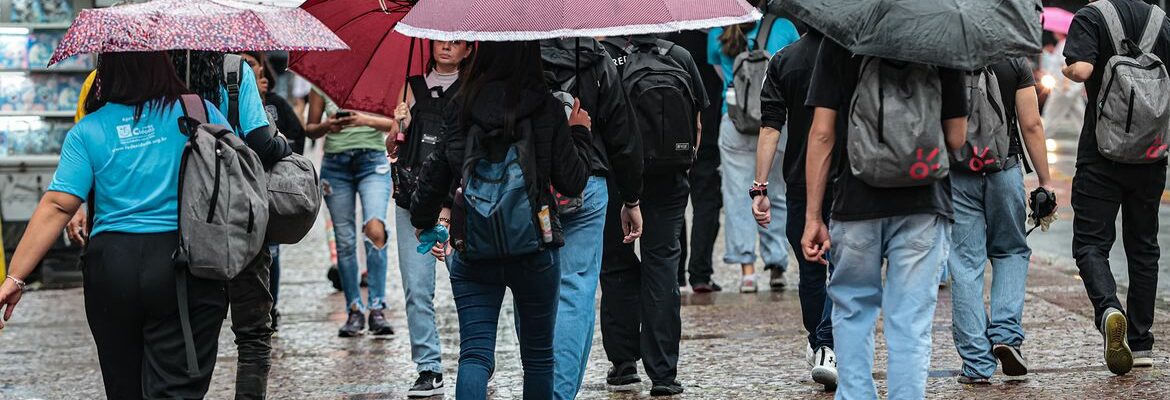 Sábado tem alertas para tempestade e calor extremo no país