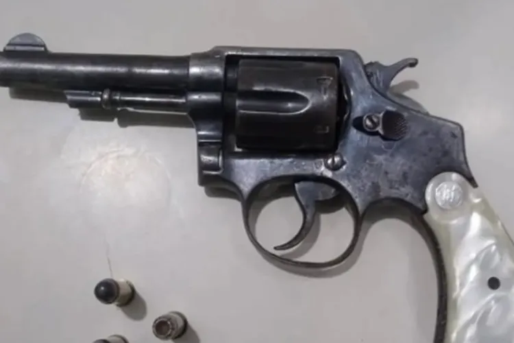 Urgente: Polícia Militar prende homem com arma de fogo em zona rural de Vitória da Conquista