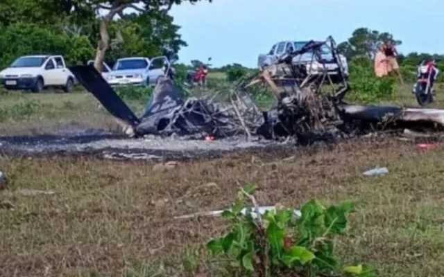 Avião de pequeno porte cai na zona rural de Prado era pilotado pelo empresário Mário Gontijo de Eunápolis