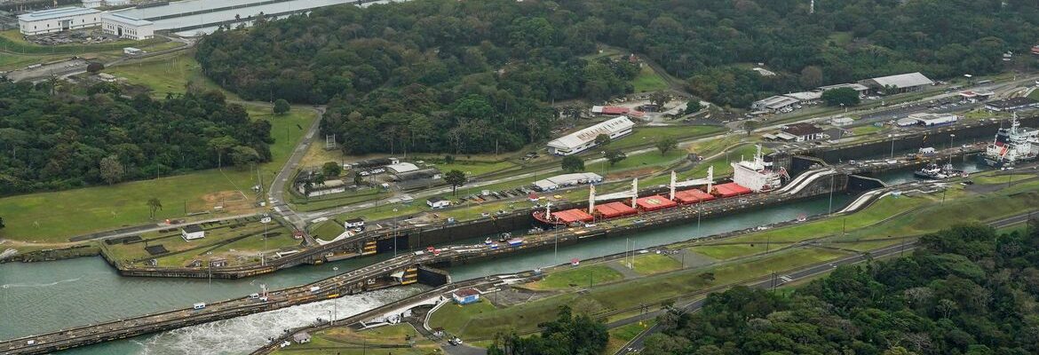 Panamá nega reivindicação dos EUA de direitos de travessia de canal