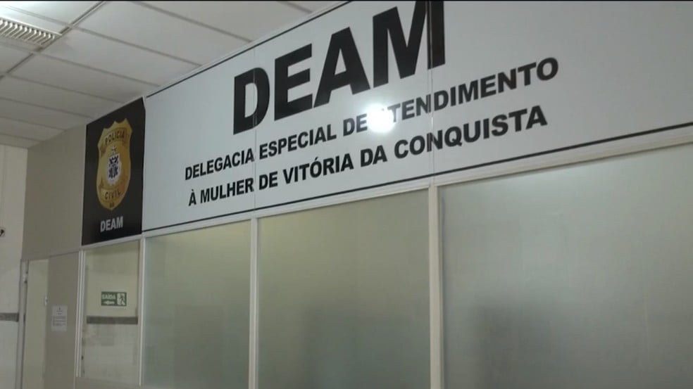 Se deu mal: Homem é preso após perseguir mulher e leva pedrada em Vitória da Conquista