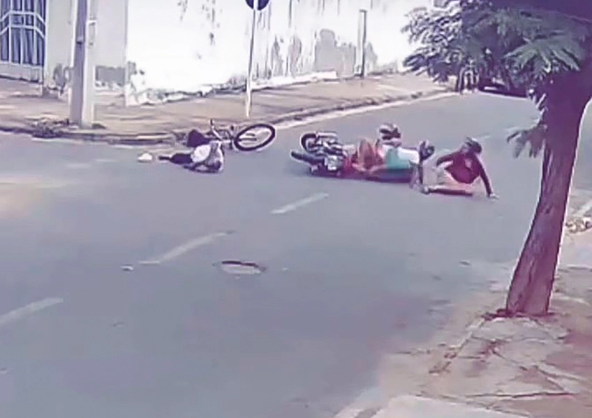 Idoso é brutalmente atropelado por motocicleta em Guanambi