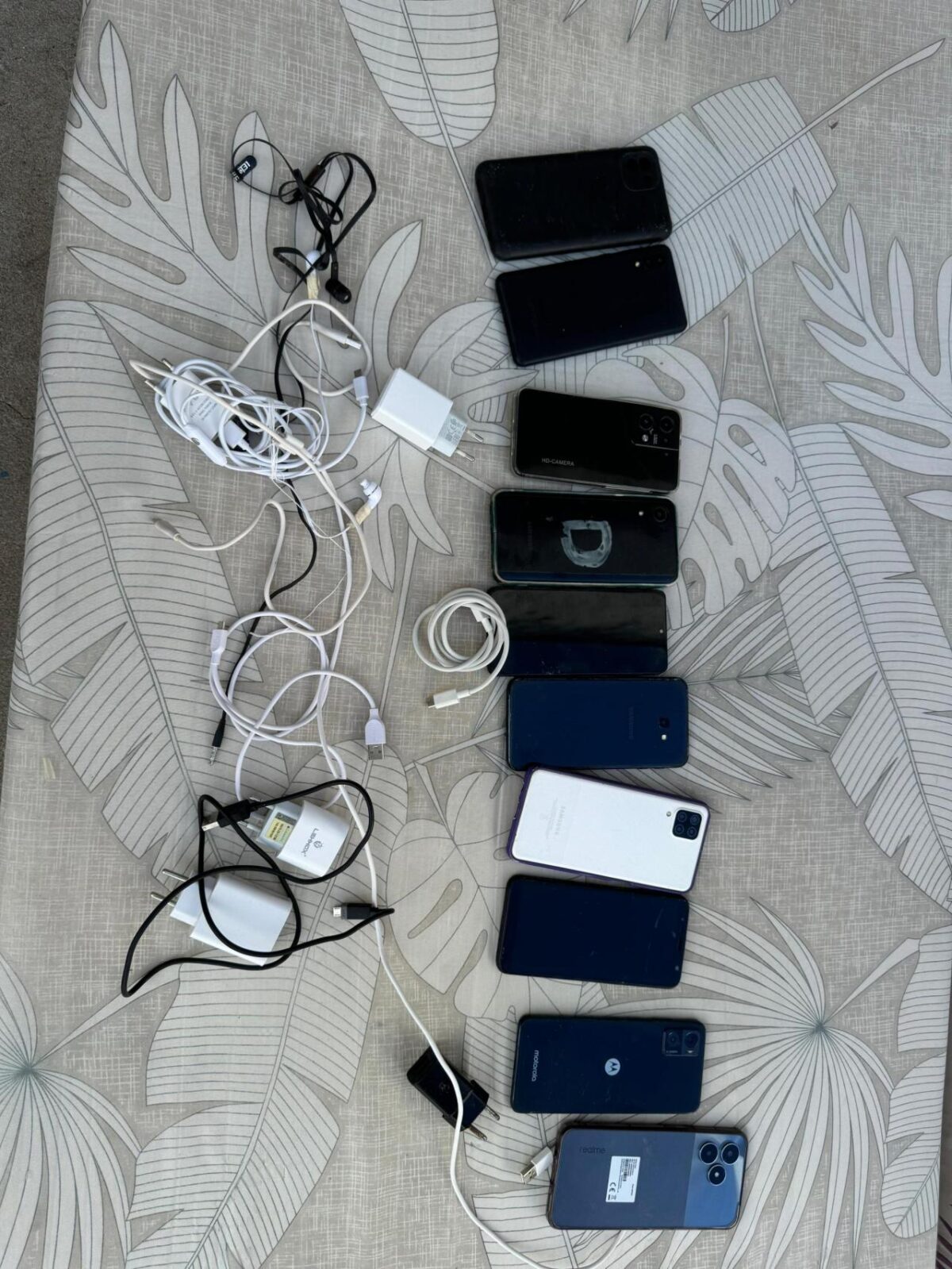 Operação Policial: 14 celulares são apreendidos no Presidio de Jequié