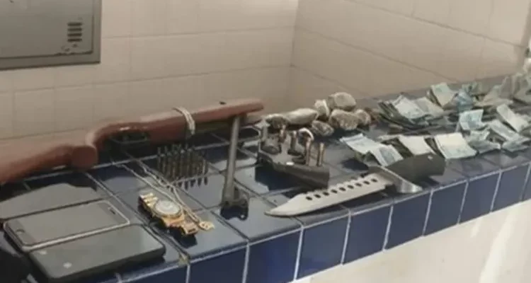 Aracatu: Cipe Sudoeste prende homem por tráfico de drogas e posse ilegal de armas