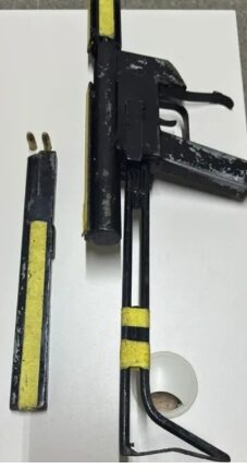 Urgente: Bandido morto em confronto com a PM portava uma submetralhadora 9mm em Jaguaquara