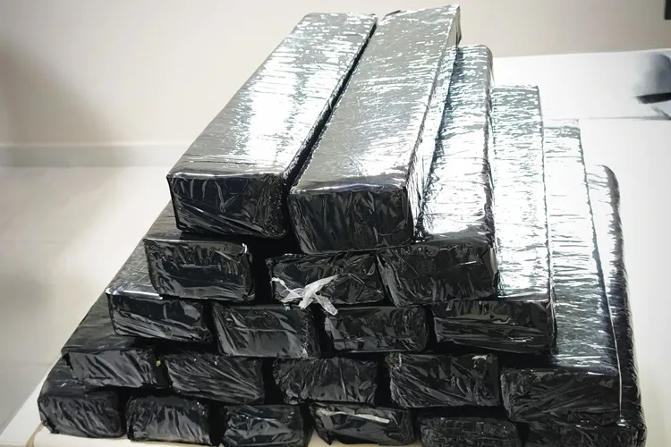 Urgente: 2ª CIPRv apreende 14kg de maconha durante abordagem em Caraíbas