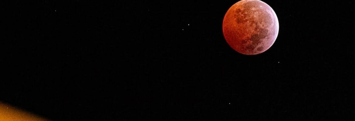 Foto do eclipse total da Lua de Sangue pelo mundo foi registrada em Guanambi