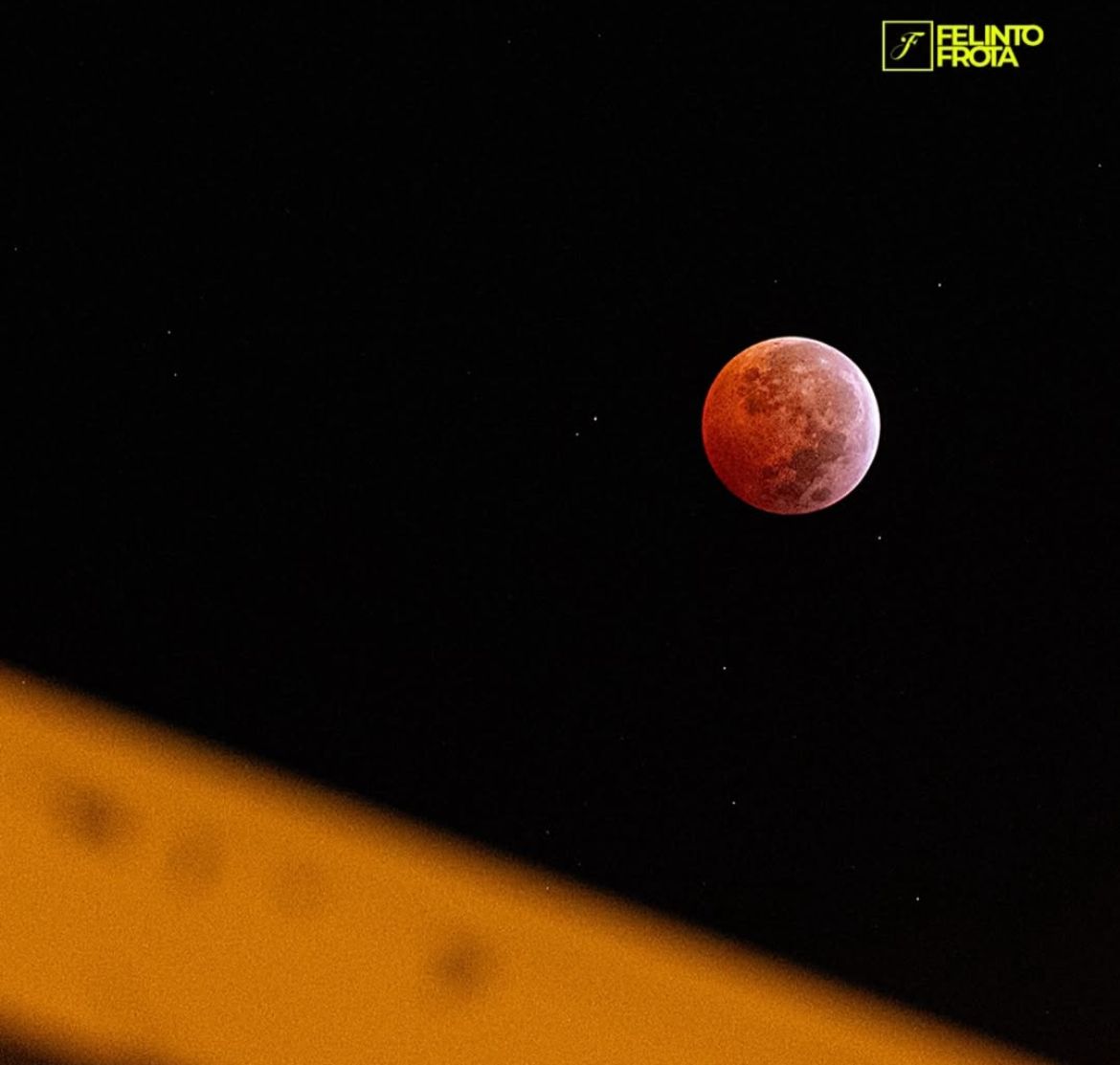 Foto do eclipse total da Lua de Sangue pelo mundo foi registrada em Guanambi