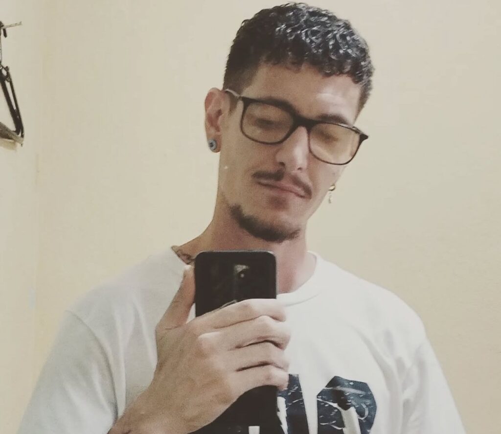 Grave acidente com dois jovens de Poções e um deles morreu Lucas Tassio