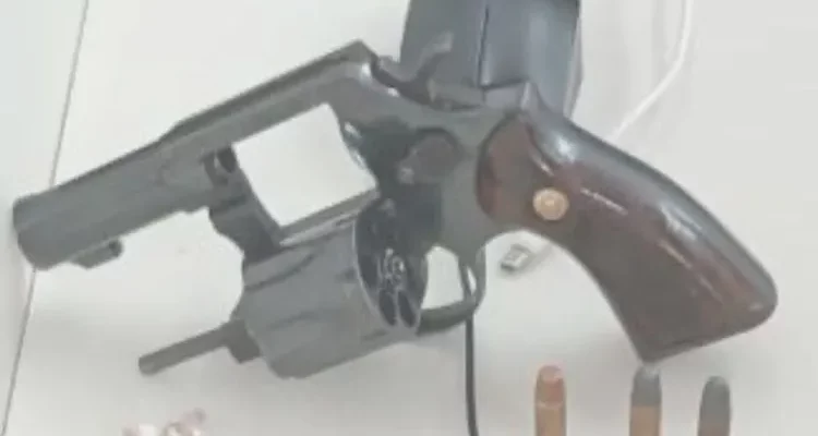 Malandro se deu mal: 19º BPM apreende arma de fogo, drogas e munições durante rondas em Jequié