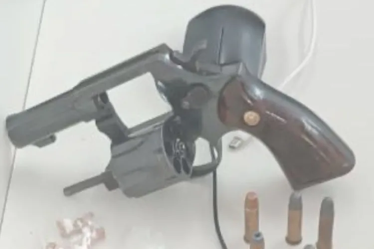 Malandro se deu mal: 19º BPM apreende arma de fogo, drogas e munições durante rondas em Jequié