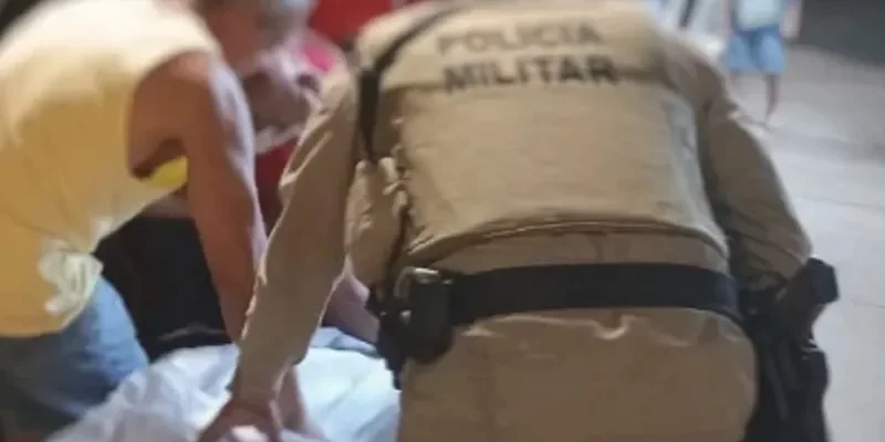 Urgente: Homem fica com faca cravada no pescoço após ser esfaqueado em Brumado