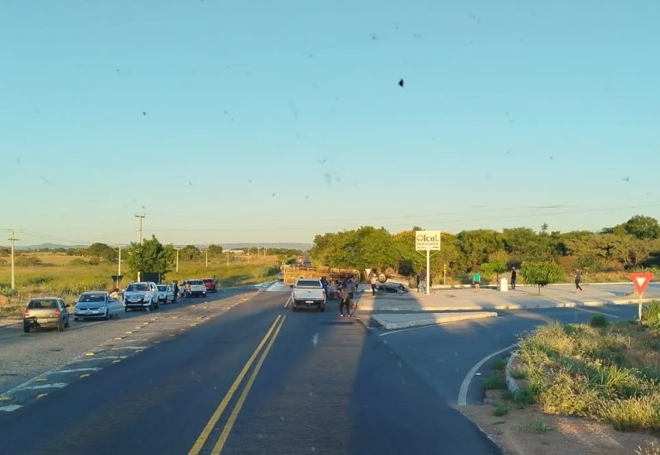 Urgente: Grave acidente na BR-030 deixa três feridos em Guanambi