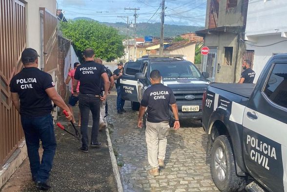 Urgente: Criminosos matam duas pessoas e deixa uma pessoa ferida sendo adolescente