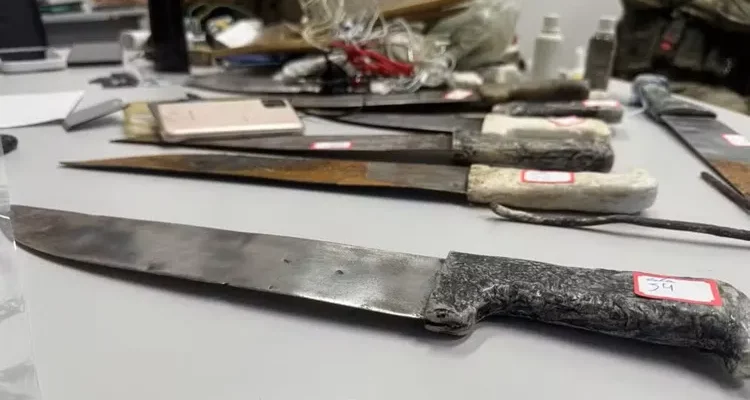 Detentos transferidos e grande quantidade de armas e celulares apreendidos em presídio de Itabuna