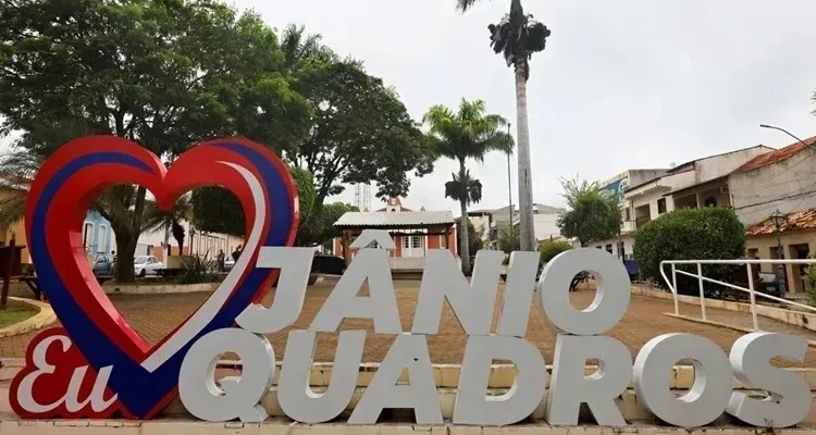 Urgente: Prefeito nega pagamento completo dos precatórios da educação em Presidente Jânio Quadros