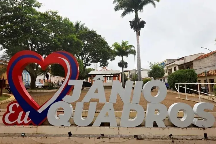 Urgente: Prefeito nega pagamento completo dos precatórios da educação em Presidente Jânio Quadros