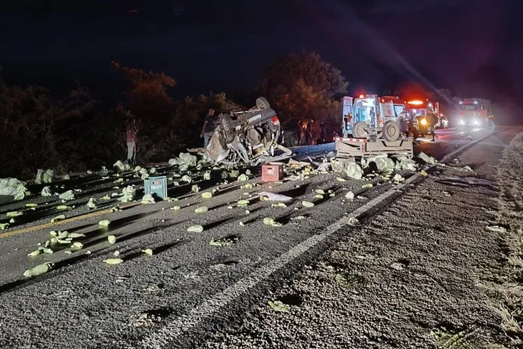 Grave acidente na BR-030 deixa quatro pessoas feridas em Caetité