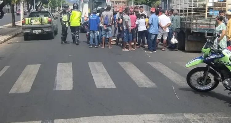 Susto: Motociclista sem CNH atropela mulher e criança em faixa de pedestre em Guanambi