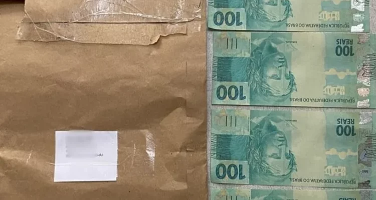 Adolescente é apreendido com R$500 em cédulas falsas em Macaúbas