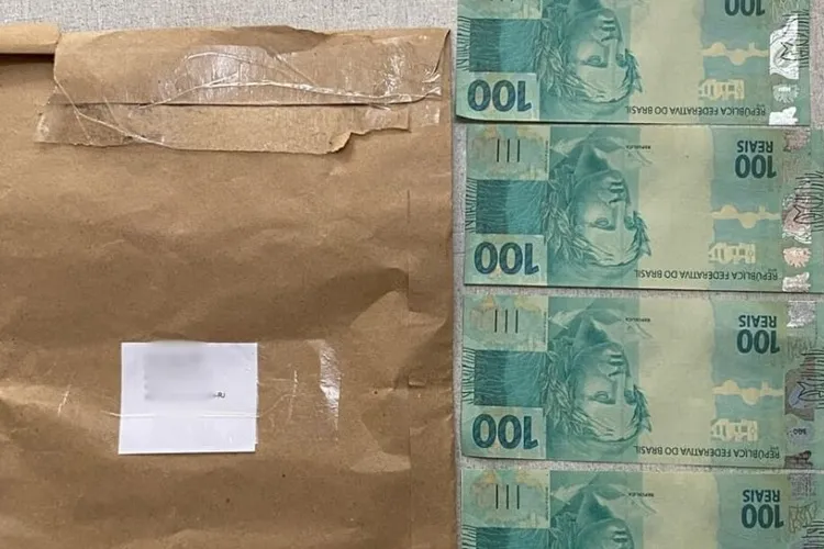 Adolescente é apreendido com R$500 em cédulas falsas em Macaúbas