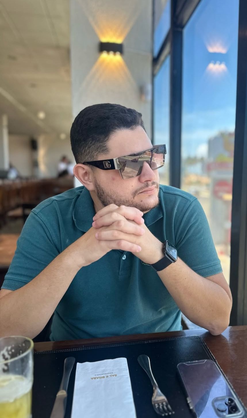 De Boquira para o Mundo: Conheça Nicador S. Junior, o Empresário dos Bastidores da Música