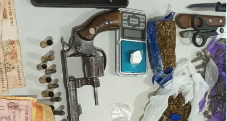Homem armado invade residência e tenta matar duas mulheres em Poções, o horror vivido por elas!