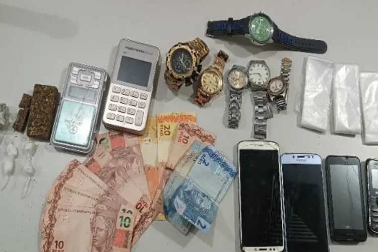 Polícia detém traficante em flagrante durante operação em Poções