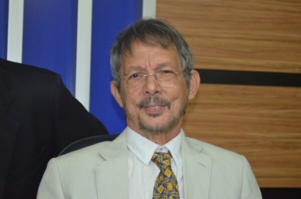 Tristeza: Morre o professor Raymundo Viana de Vitória da Conquista