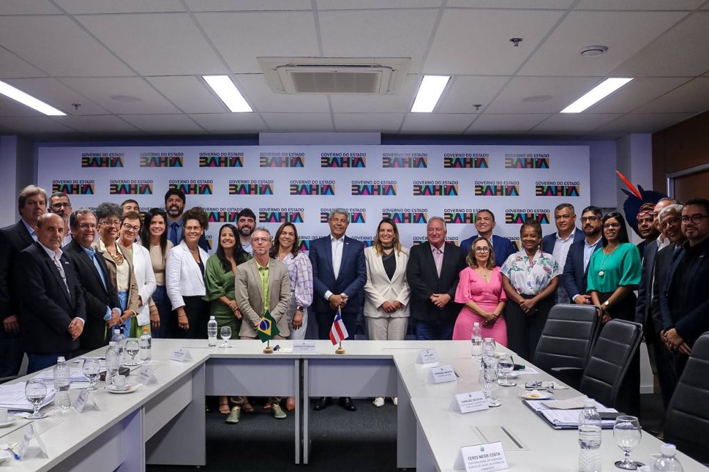 Em reunião com o governador, prefeita Sheila Lemos apresenta demandas de Vitória da Conquista