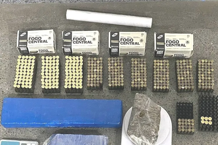 Polícia Militar apreende drogas, munições e prende suspeito em Jequié