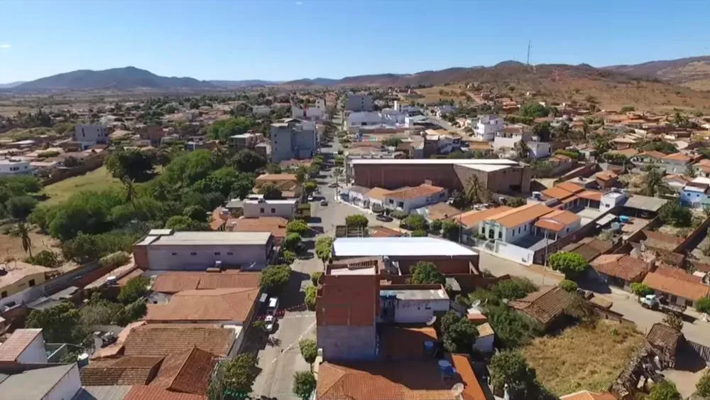 Câmara de Pindaí aprova novos cargos e nomeação de filho do presidente levanta suspeitas de favorecimento