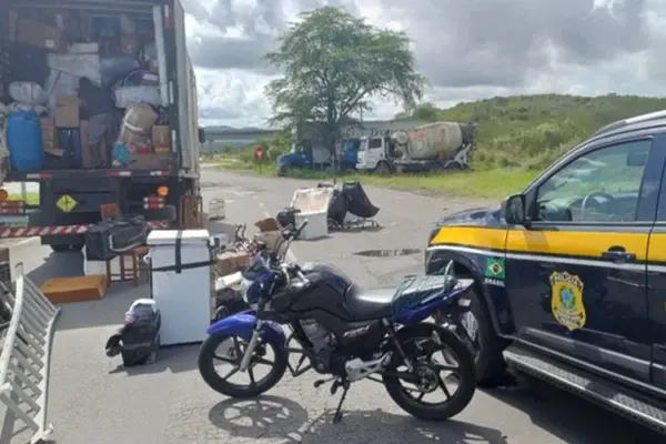 Motocicleta Roubada é Recuperada pela PRF Durante Fiscalização na BR-116, em Jequié