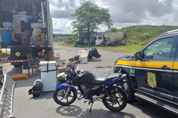 Motocicleta Roubada é Recuperada pela PRF Durante Fiscalização na BR-116, em Jequié