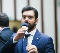 Deputado Tiago Correia propõe debate sobre redução de voos regionais entre Conquista e Salvador