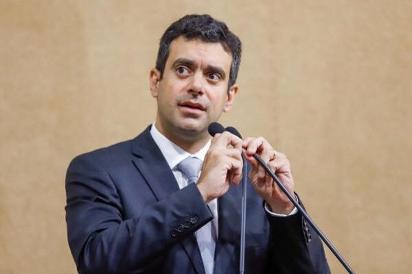 Obras diurnas causam caos na BR-116, e Tiago Correia exige ação imediata do DNIT