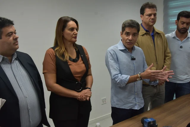 ACM Neto cita Sheila atual prefeira de Conquista e Zé Coca atual prefeito de Jequié para eventual composição de chapa ao Governo da Bahia em 2026