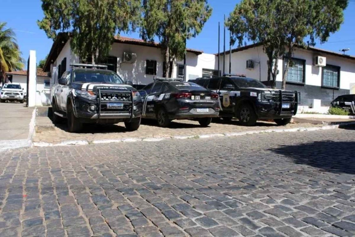 Absurdo: Criança autista de 6 anos é agredida pela mãe dentro de escola em Brumado