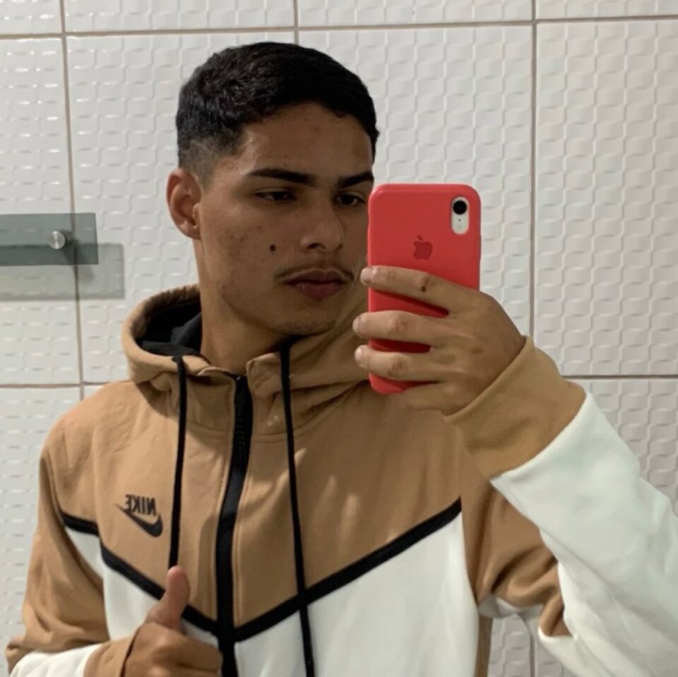 Yuri Carvalho morre em acidente de moto ao lado do Atacadão, em Conquista