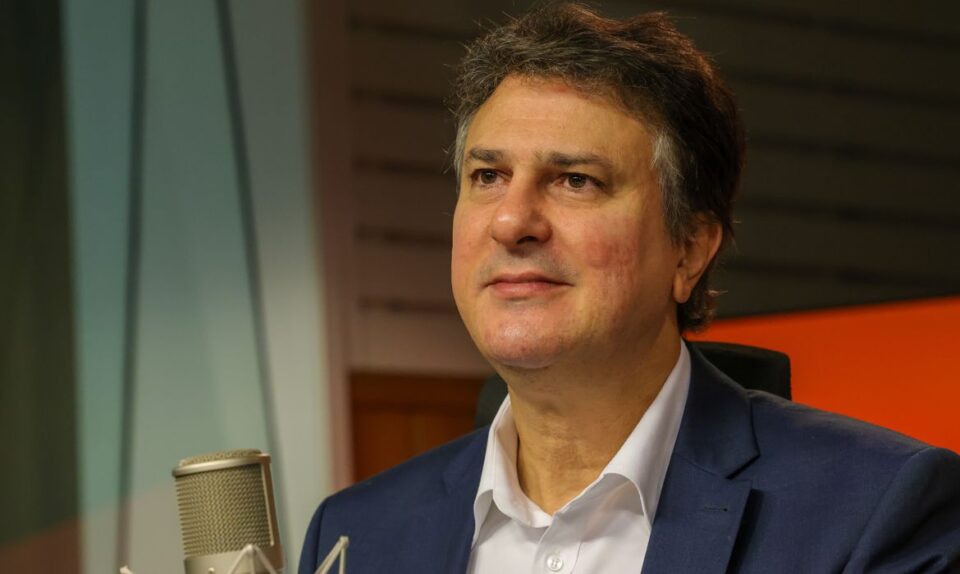 Camilo defende regulação digital para proteger público infantojuvenil