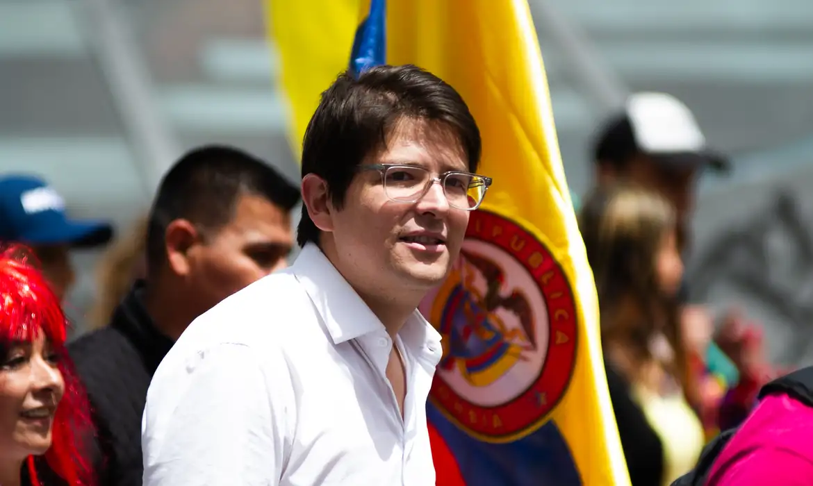 Morre Miguel Uribe, pré-candidato à presidência da Colômbia