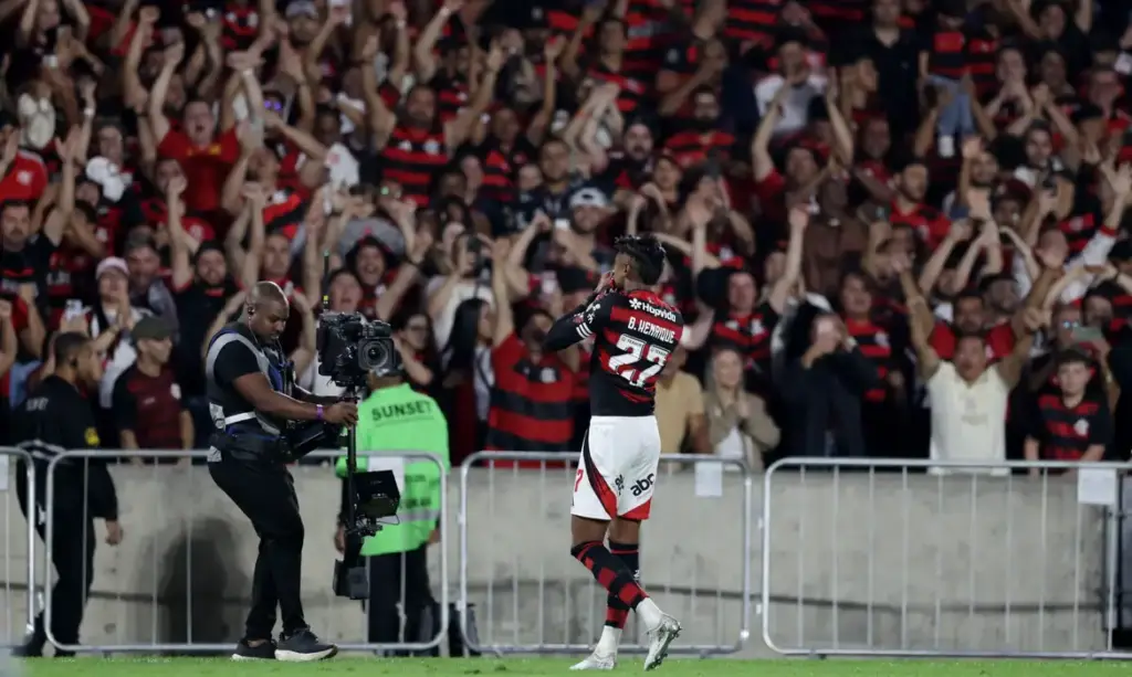 Fla vence e abre vantagem sobre Inter nas oitavas da Libertadores