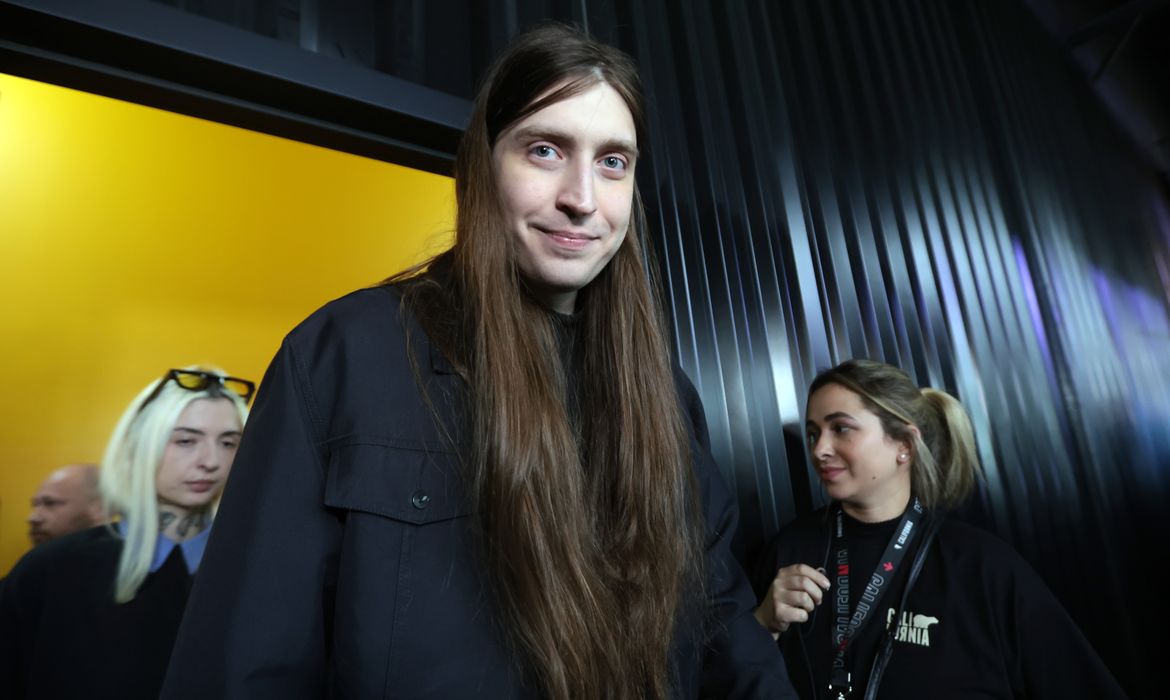 Polícia prende, em Olinda, suspeito de ameaçar influenciador Felca