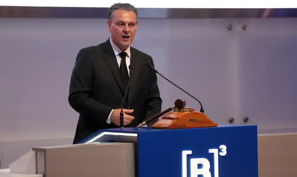 Brasil busca diálogo, mas não negociará soberania, afirma Fávaro