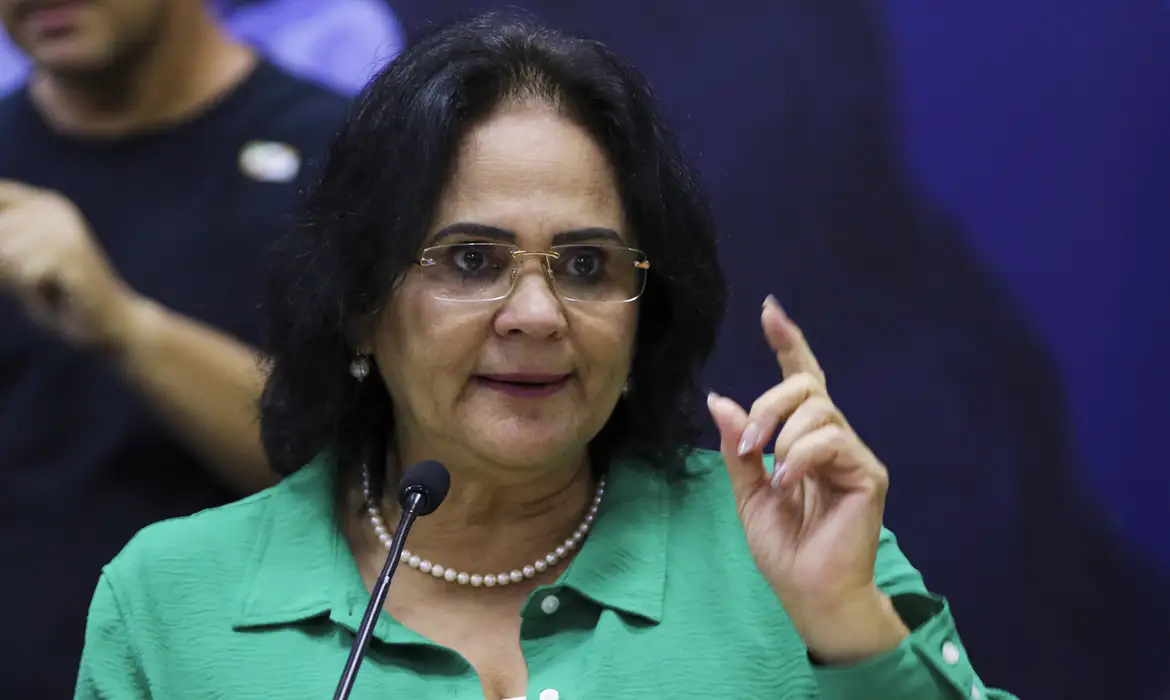 PF e CGU apuram irregularidades em antiga pasta de Damares Alves