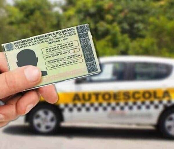 Governo revoluciona processo de tirar CNH e acaba com autoescola obrigatória