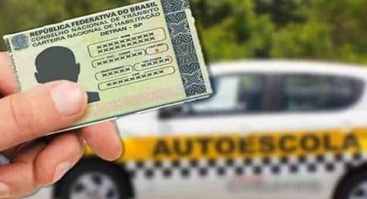 Governo revoluciona processo de tirar CNH e acaba com autoescola obrigatória