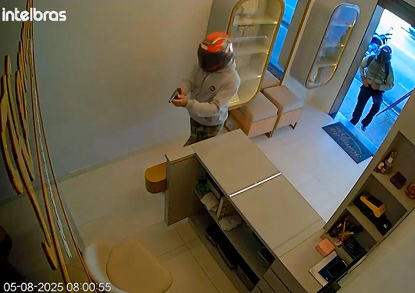 Joalheria é assaltada por dupla armada em Livramento de Nossa Senhora; criminosos fugiram com joias